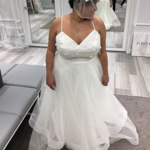 BRAND NEW Galina wedding dress